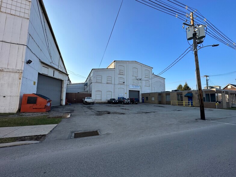 More Photos Of 600 2nd St, Ellwood City Warehouse For Lease