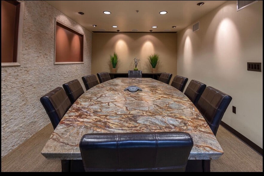 More Photos Of 12180 Ridgecrest Rd, Victorville Showroom For Sale