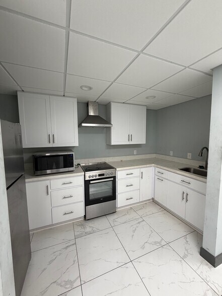 More Photos Of 308 E 2nd Ave, La Habra Service For Sale