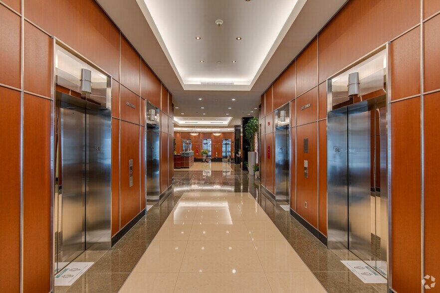 More Photos Of 1030 15th St NW, Washington Office For Lease