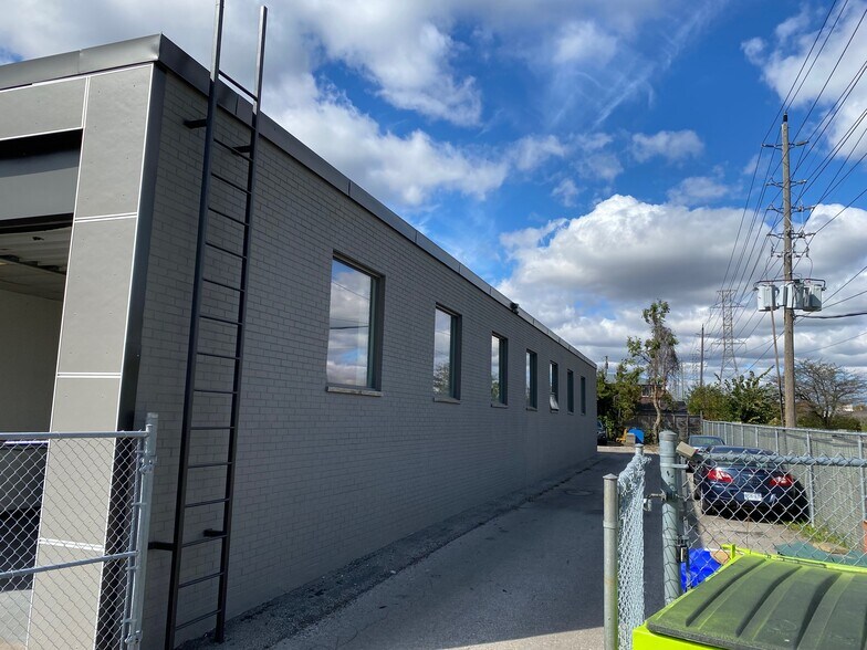 More Photos Of 1783 Mattawa Ave, Mississauga Warehouse For Lease