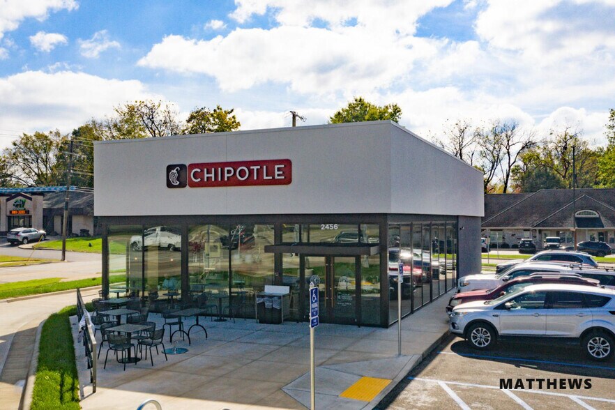 More Photos Of 2456 E Sunshine St, Springfield General Retail For Sale