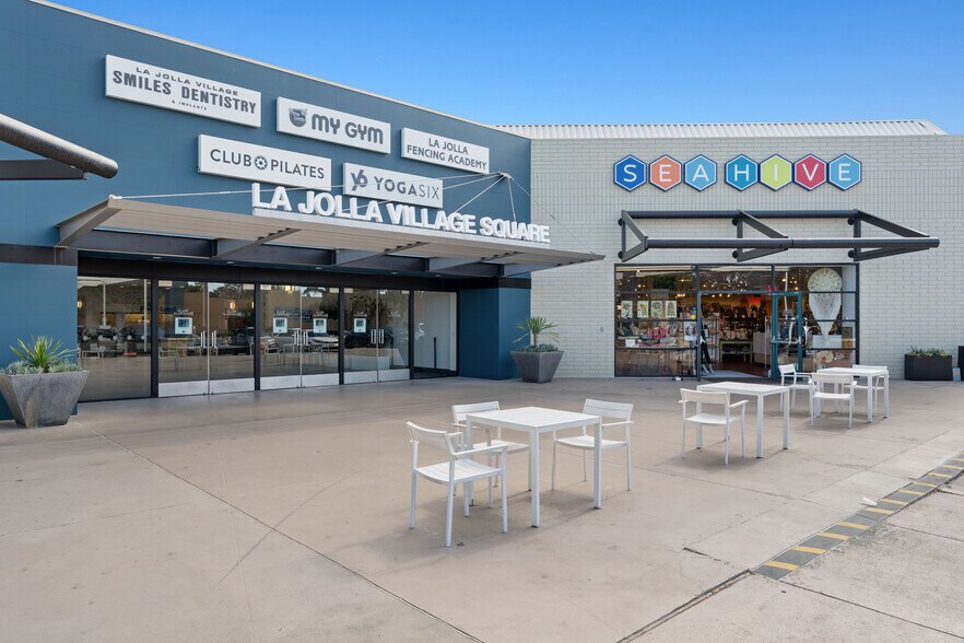 More Photos Of 8657 Villa La Jolla Dr, La Jolla Unknown For Lease