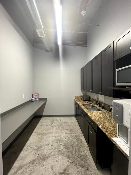 More Photos Of 3800 S Hill St, Los Angeles Warehouse For Sale