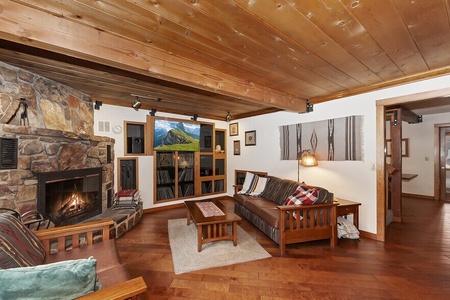 More Photos Of 39128 N Shore Dr, Fawnskin Specialty For Sale