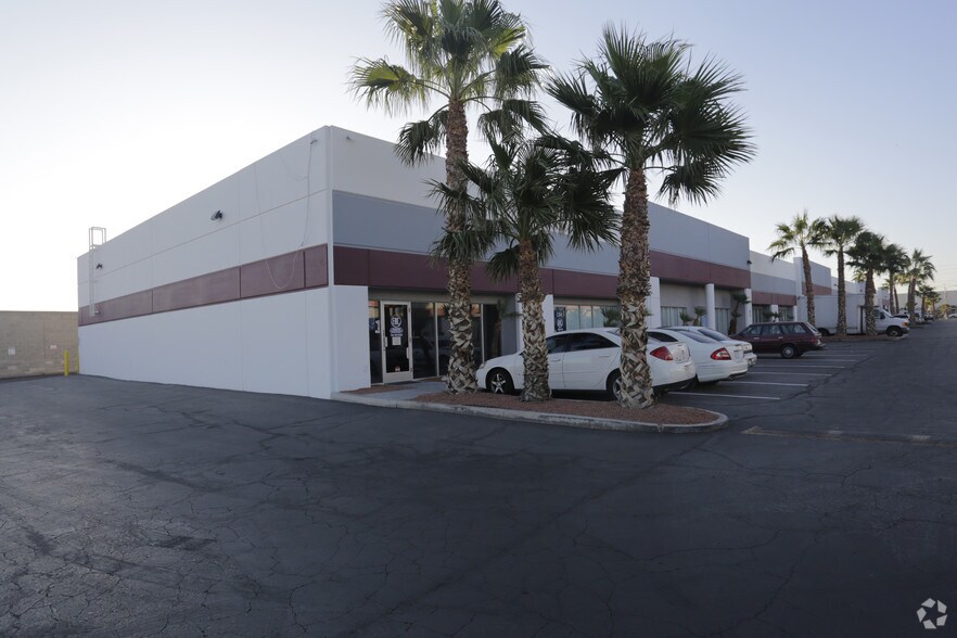 More Photos Of 4710 W Dewey Dr, Las Vegas Manufacturing For Lease