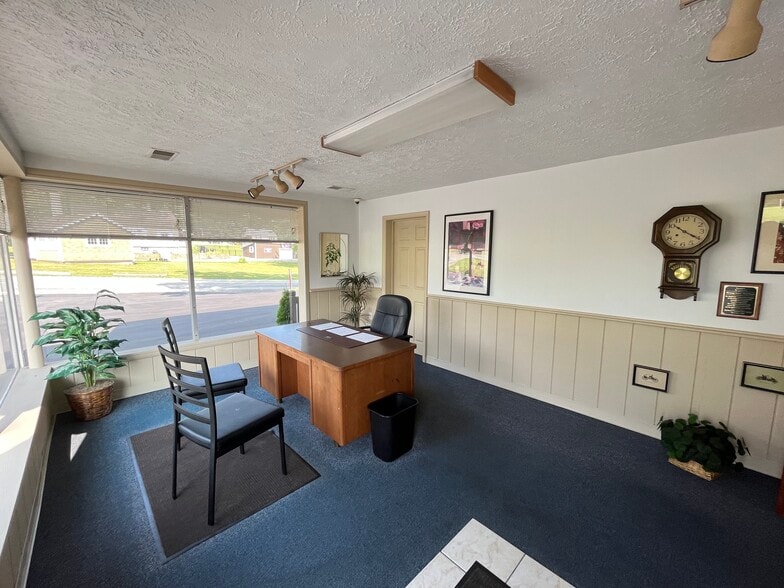 More Photos Of 604 Wallace Run Rd, Beaver Falls Convenience Store For Sale