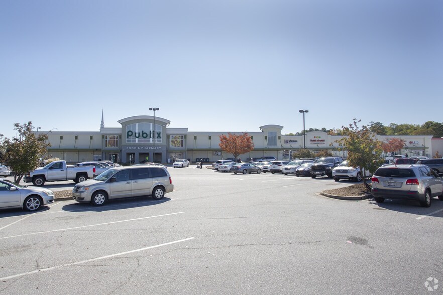 More Photos Of 111-129 W Butler Rd, Mauldin Unknown For Lease