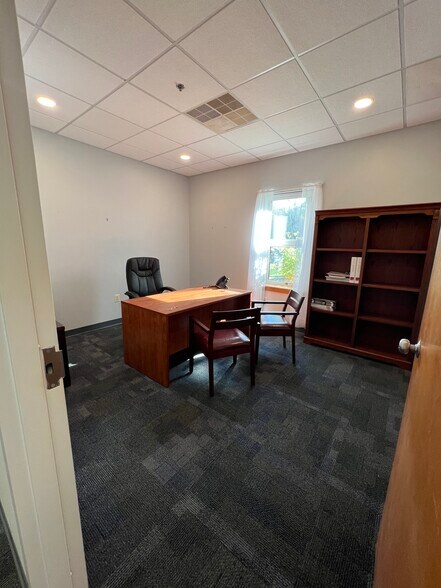 More Photos Of 185 Discovery Dr, Colmar Warehouse For Lease