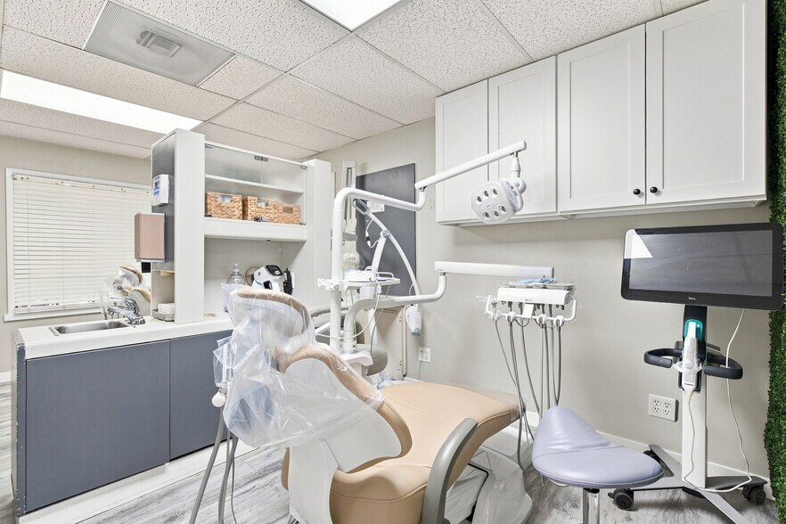 More Photos Of 411 E Palm Ave, Burbank Medical For Lease