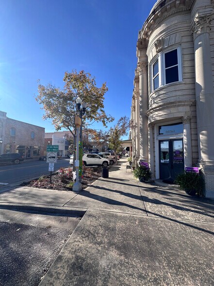 More Photos Of 100 SW Main St, Vidalia Office For Sale