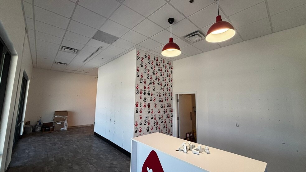 More Photos Of 4825 E 82nd St, Indianapolis Freestanding For Lease