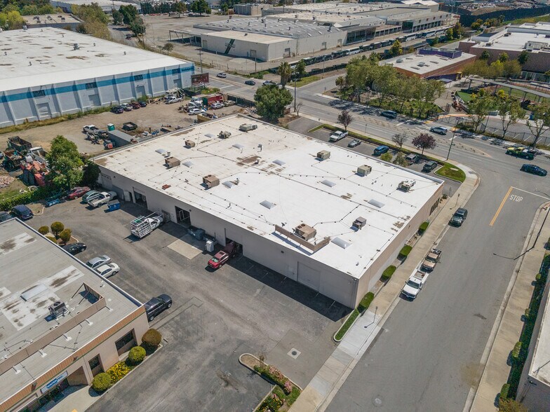 More Photos Of 123-129 E Alma Ave, San Jose Warehouse For Sale