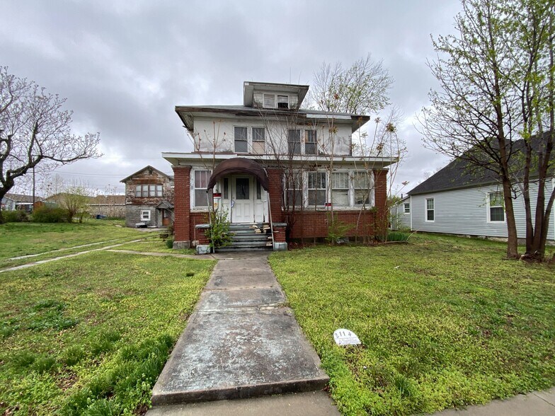 Primary Photo Of 2114 S Joplin Ave, Joplin Multifamily For Sale