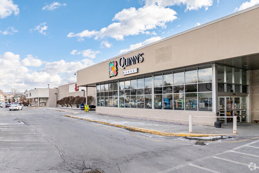 More Photos Of 1437 Main St, Peckville General Retail For Lease