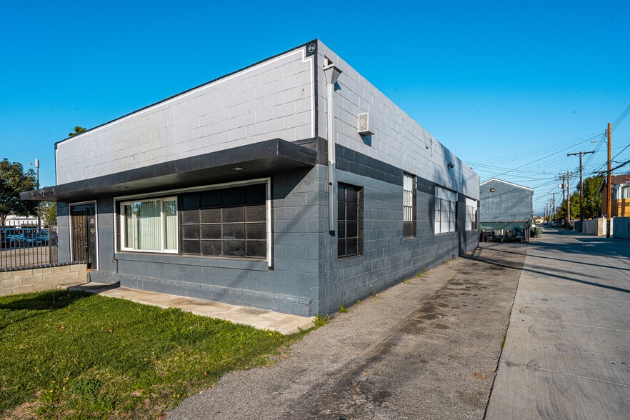 More Photos Of 111 E Wilhelmina St, Anaheim Auto Repair For Lease