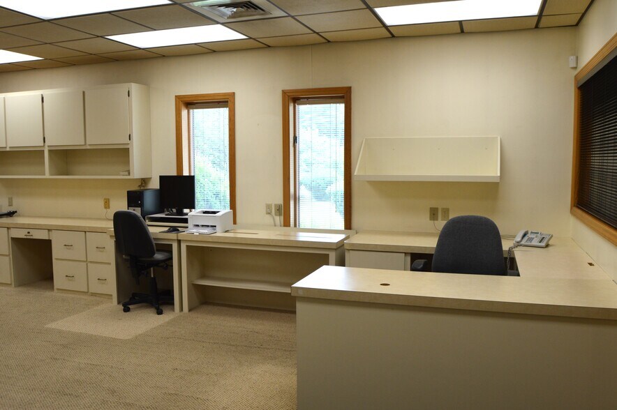 More Photos Of 603 1st Street Ext, Apollo Medical For Sale