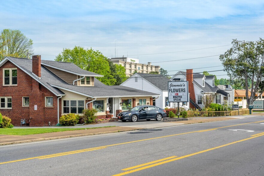 More Photos Of 2120 N Ocoee St, Cleveland Apartments For Sale