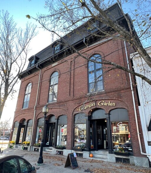 More Photos Of 2 Pleasant St, Brunswick Office For Lease