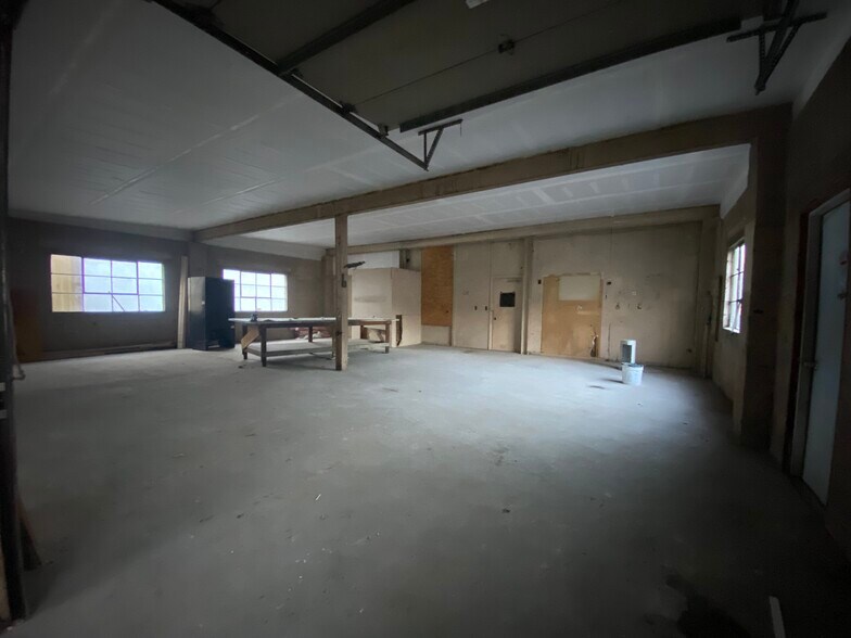 More Photos Of 22 Leonard St, Norwalk Storefront Retail Office For Lease