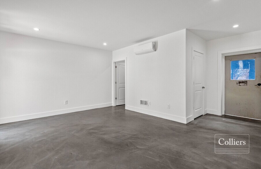 More Photos Of 7329 Spa Rd, Charleston Warehouse For Lease