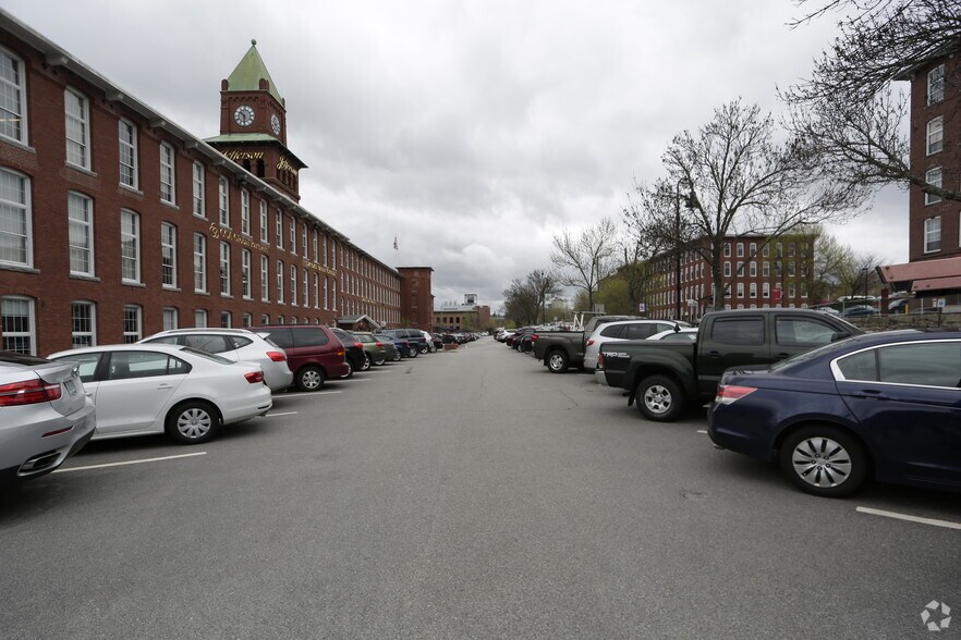More Photos Of 670 N Commercial St, Manchester Apartments For Lease
