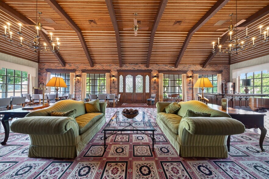 More Photos Of 1461 Highway EE, Winfield Specialty For Sale