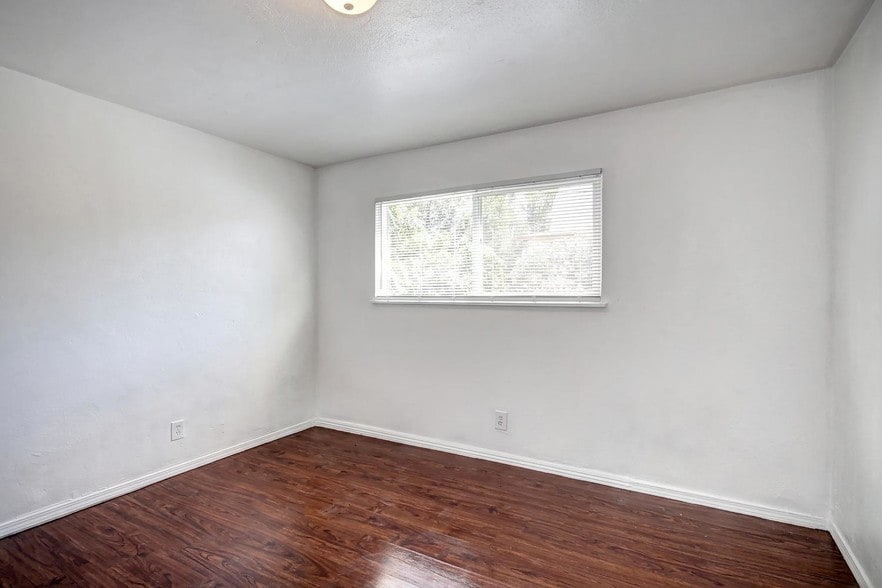 More Photos Of 2390-2398 Oakmont St, Sacramento Apartments For Sale