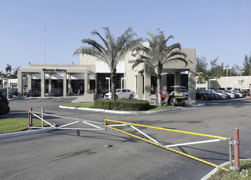 Primary Photo Of 20850 NW 2nd Ave, Miami Auto Dealership For Lease