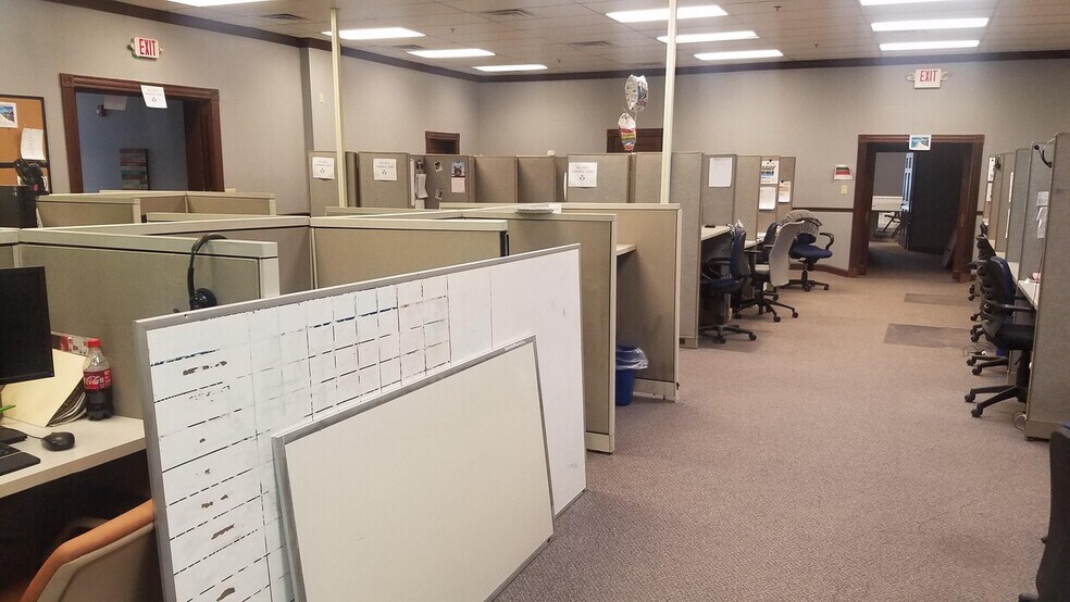 More Photos Of 300 Water St, Saint Charles Office For Sale