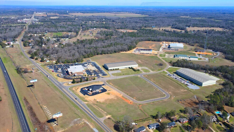 More Photos Of 107 Jesse Samuel Hunt Blvd, Prattville Warehouse For Lease