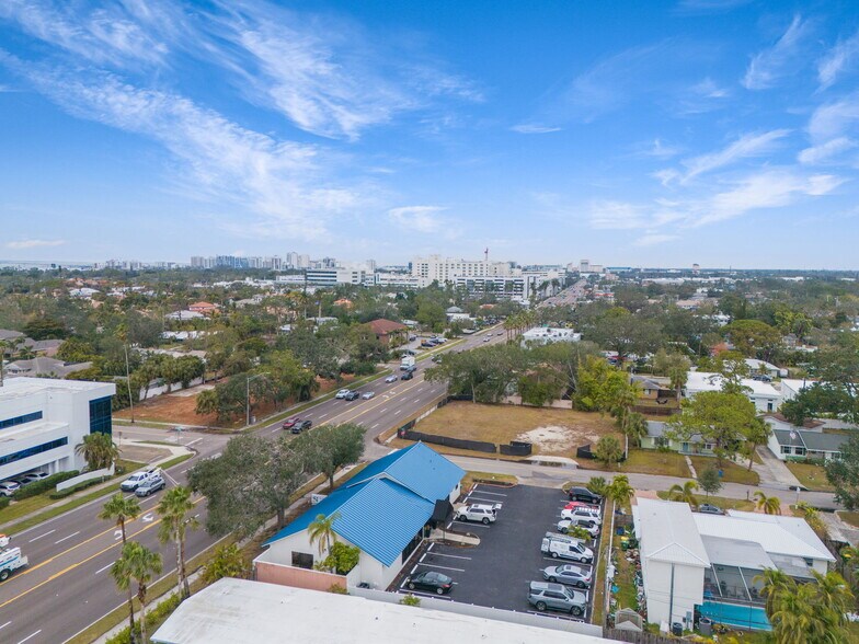 More Photos Of 2501 S Tamiami Trl, Sarasota Office For Lease