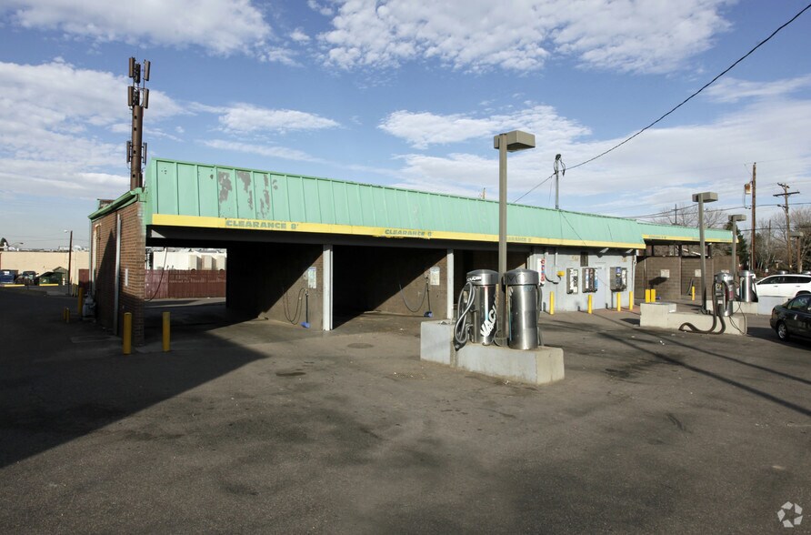 Primary Photo Of 2195 S Sheridan Blvd, Denver Carwash For Lease
