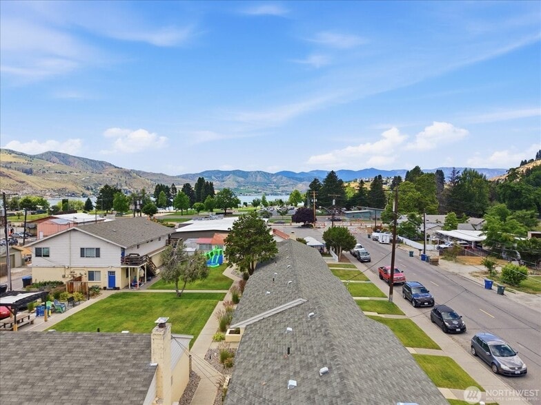 More Photos Of 315 W Gibson AVE, Chelan Apartments For Sale