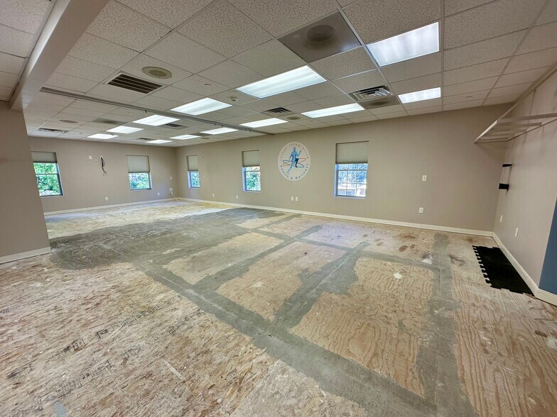 More Photos Of 901 State Rt 23 S, Pompton Plains Office For Lease