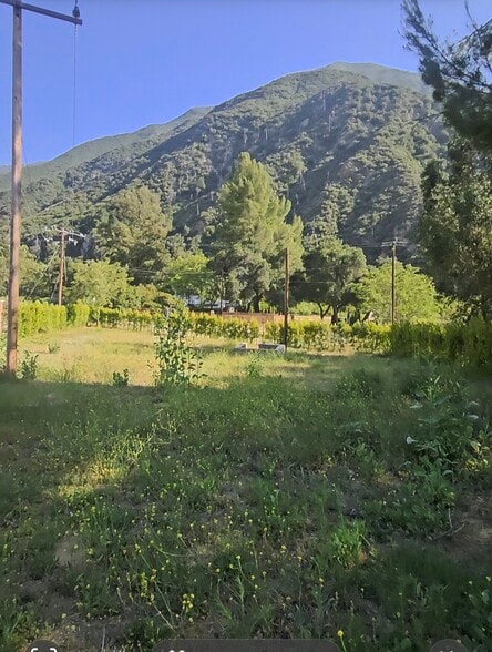 Primary Photo Of 20,000sq/ft Land for Lease w/water & electricity, Tujunga Land For Lease