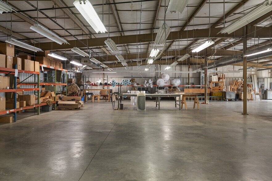 More Photos Of 205 Industrial Pike, Whitwell Manufacturing For Sale