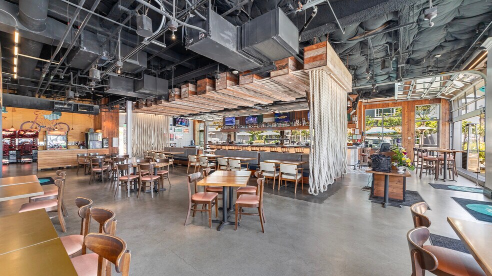 More Photos Of 211 Mission Ave, Oceanside Hotel For Lease