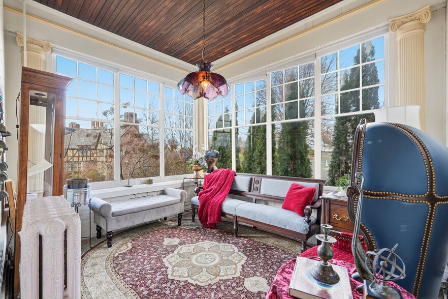 More Photos Of 270 Maple St, Springfield Hospitality For Sale