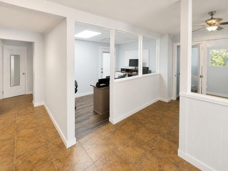 More Photos Of 1421 1st St, Key West Office For Sale