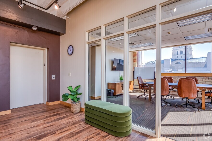 More Photos Of 118 S Adams St, Green Bay Coworking Space