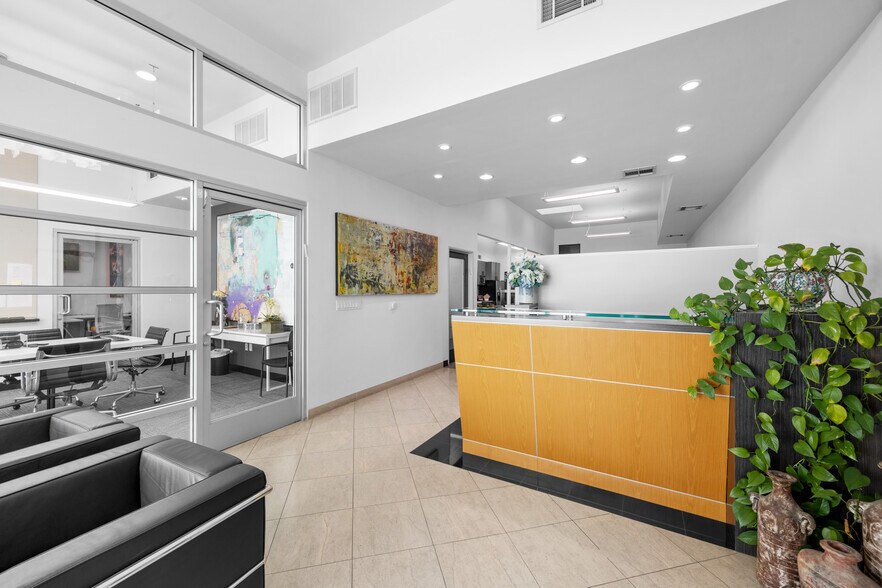 More Photos Of 10215 Santa Monica Blvd, Los Angeles Office For Sale