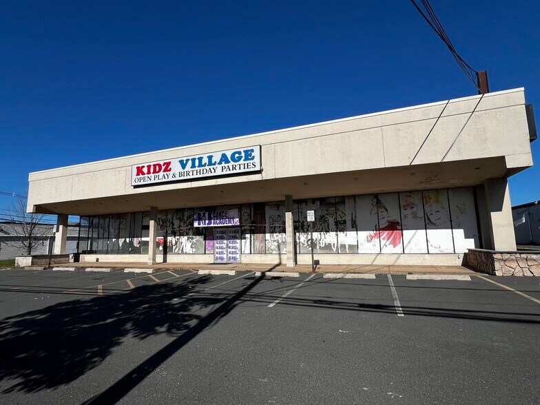 More Photos Of 507 King Georges Rd, Woodbridge Freestanding For Lease