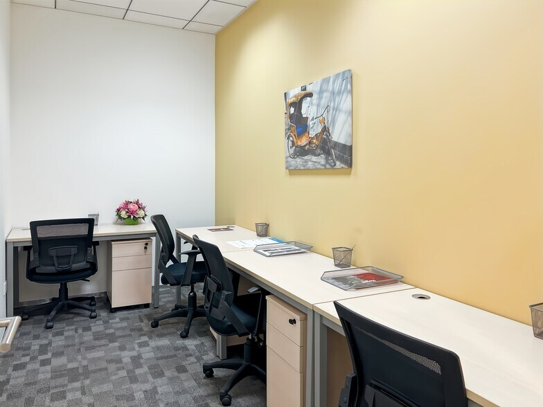 More Photos Of 2200 Boca Chica Blvd, Brownsville Coworking Space