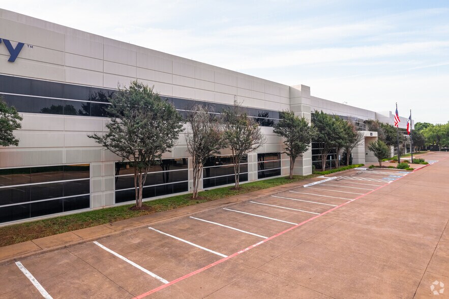 More Photos Of 1025 S Central Expy, Allen Office For Lease