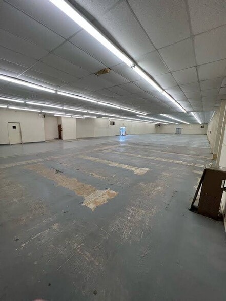 More Photos Of 1051 N Price Rd, Pampa Warehouse For Lease