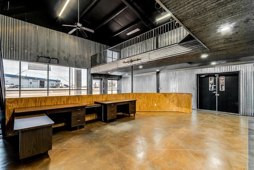 More Photos Of 2217 Old Dennis Rd, Weatherford Service For Sale