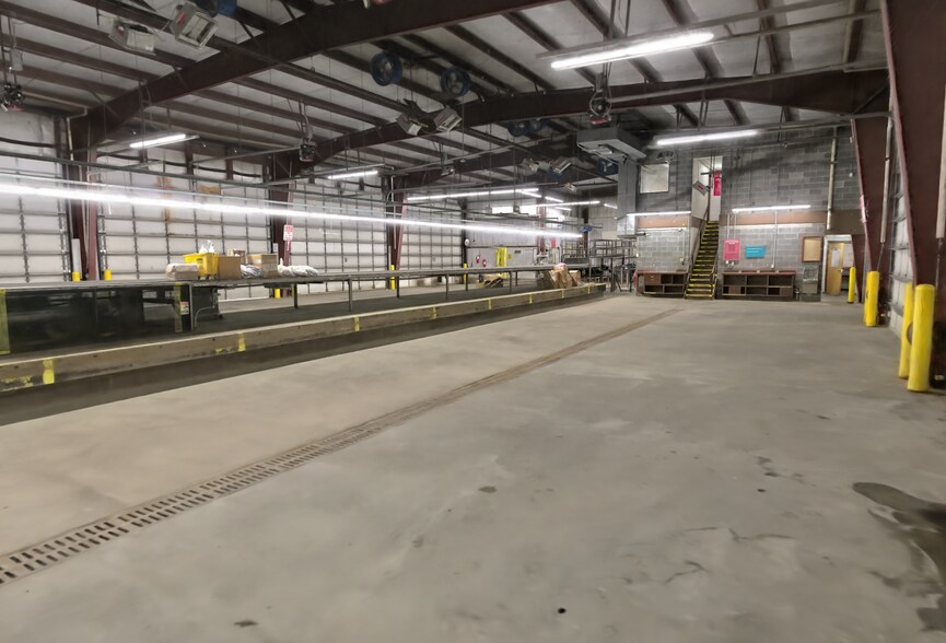 More Photos Of 1421 Potthoff St, Cadillac Distribution For Sale