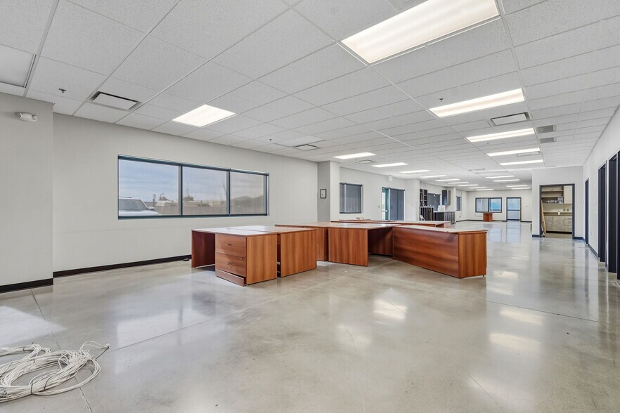 More Photos Of 3370 Drennan Industrial Loop S, Colorado Springs Flex For Lease