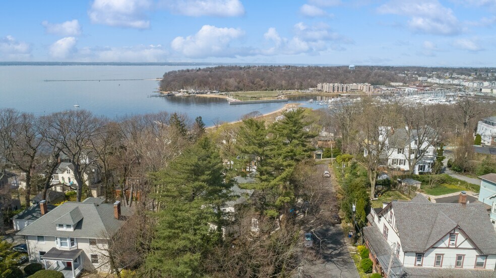 More Photos Of 303 Sea Cliff Ave, Sea Cliff Restaurant For Lease